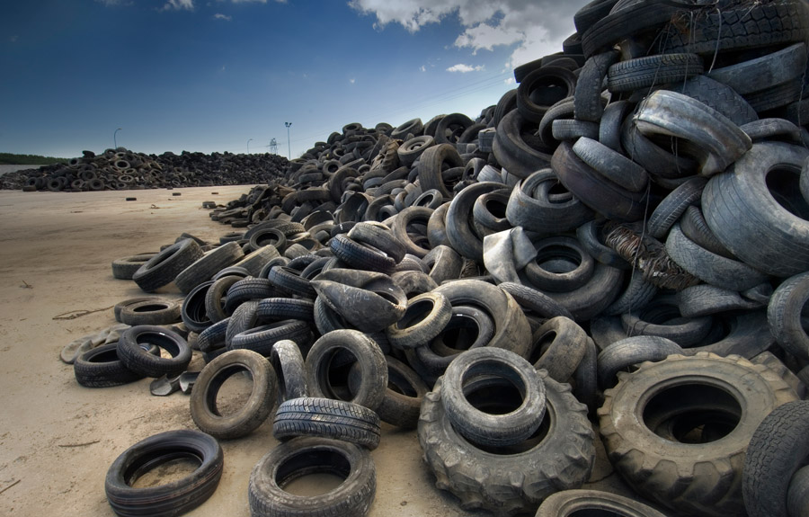Una iniciativa busca que los municipios envíen neumáticos usados a reciclar