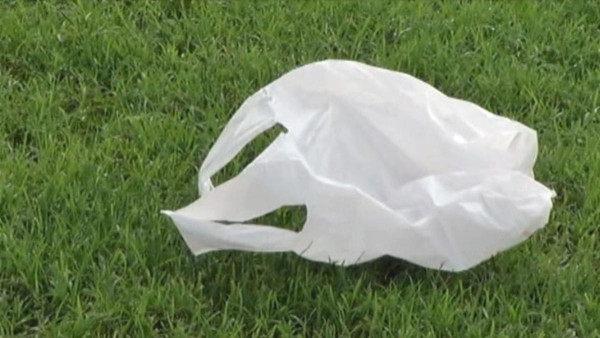 El gobierno porteño anunció que desde 2017 se prohibirán bolsas plásticas en los súper