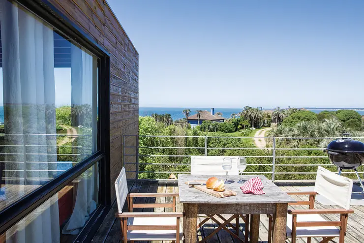 La Pedrera. La experiencia de vivir en un cubo sustentable que se asoma al mar